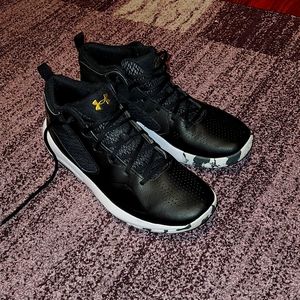 Under Armour Sneakers. SIZE 13
